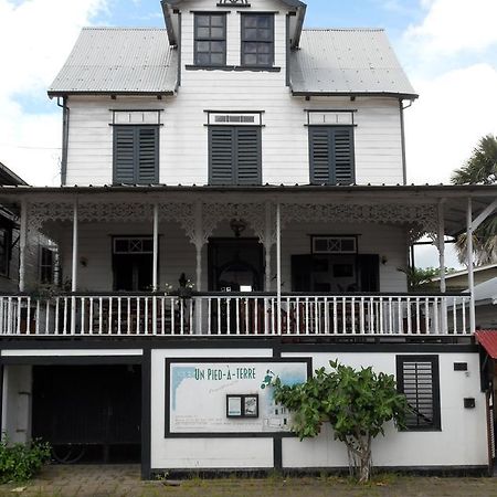 Guesthouse Un Pied-A-Terre Paramaribo Exterior foto