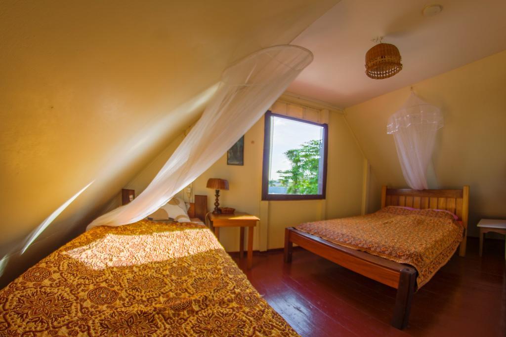 Guesthouse Un Pied-A-Terre Paramaribo Exterior foto